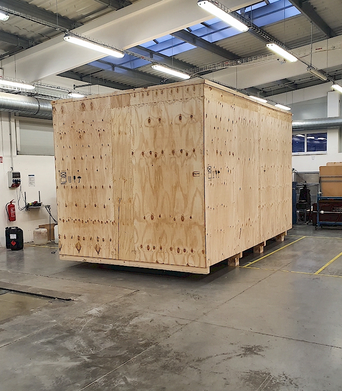 Verladung Export- verpackung Ein- und Ausbringung
